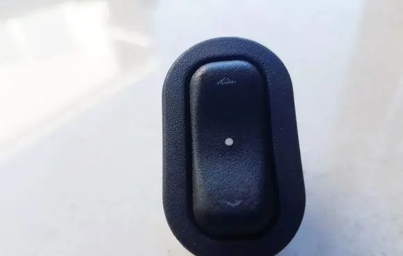 Opel Zafira A Electric window control switch 13363100 90561388