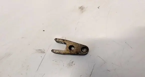 Chrysler 300 - 300C Fuel Injector clamp holder 