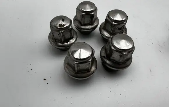 Ford Edge II Nuts/bolts 