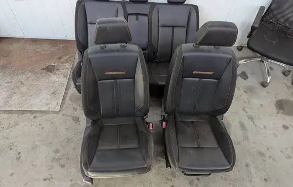 Ford Ranger Seat set 