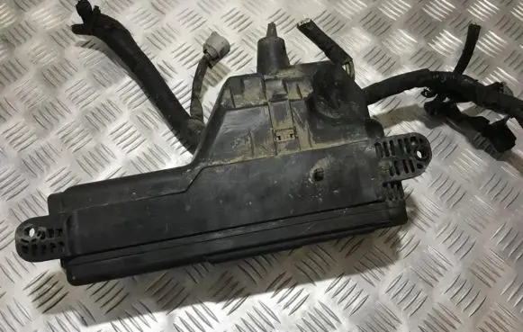 Toyota Avensis T220 Fuse box set 8272005010 82720-05010