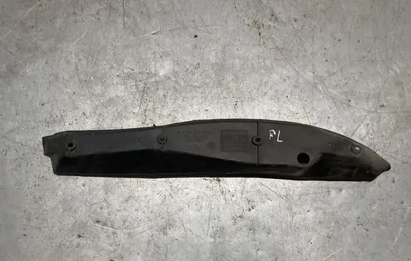 Mercedes-Benz C W204 Fender end trim A2048890225 BBP159002