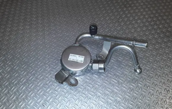 Opel Insignia A Fuel line pipe F00HF00135