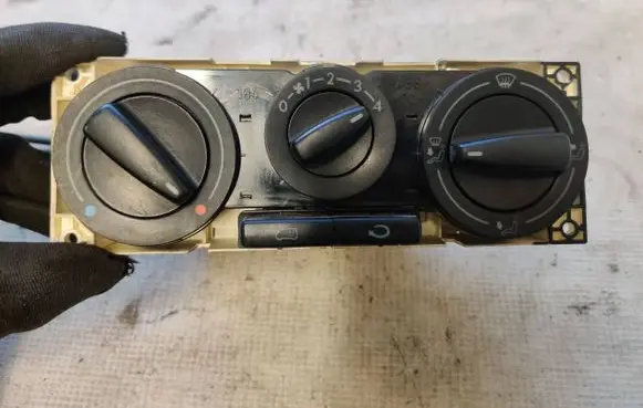 Volkswagen Transporter - Caravelle T4 Climate control unit 7D1819045M