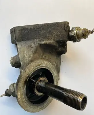Audi 80 90 S2 B4 Oil filter mounting bracket 048115417A