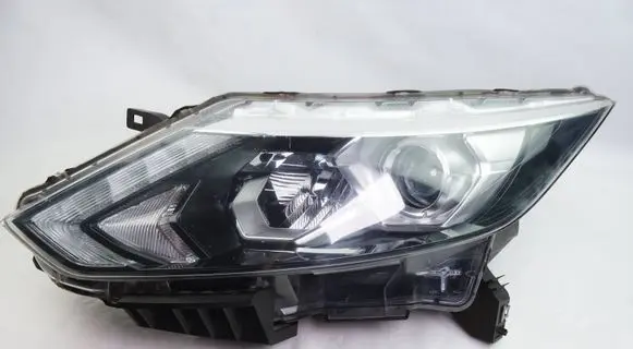 Nissan Qashqai Headlight/headlamp 10018015