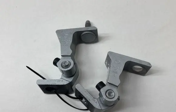 Porsche Cayenne (9Y0 9Y3) Front door hinge set 8S0833403E A046574