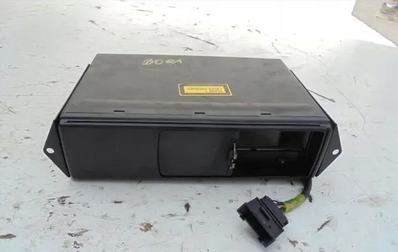 Volkswagen Bora CD/DVD changer 