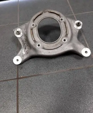 Porsche Macan (95B) Front shock absorber mounting bracket 95B412383