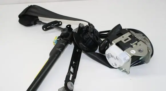Maserati Grecale Front seatbelt 670198268 670198262