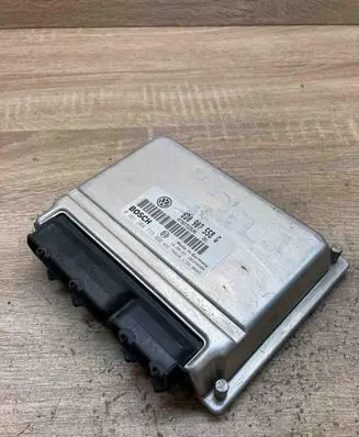 Volkswagen PASSAT B5 Engine control unit/module ECU 8D0907558G 0261204773