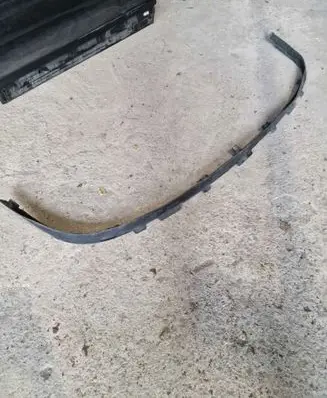 Front bumper lip