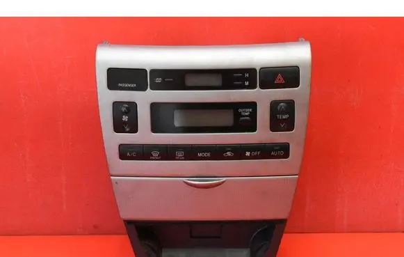 Toyota Corolla E120 E130 Climate control unit 8865012A11