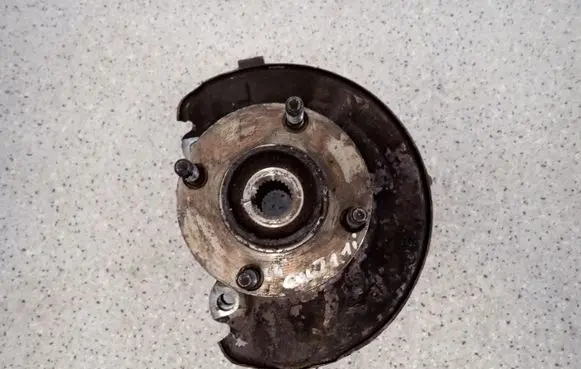 Mitsubishi Colt Front wheel hub spindle knuckle 