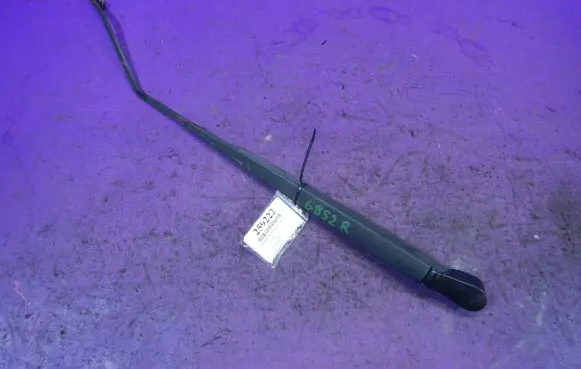 Citroen C3 Front wiper blade arm