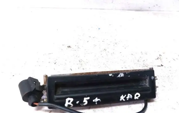 Volkswagen PASSAT B5.5 Tailgate opening switch 3B9827566B
