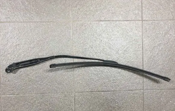 Mercedes-Benz A W168 Front wiper blade arm A1688200544