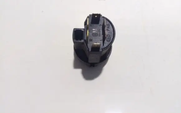Opel Astra F Windscreen/window heater switch 90380238