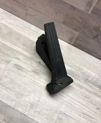 BMW 5 G30 G31 Accelerator throttle pedal 6859999 21490710