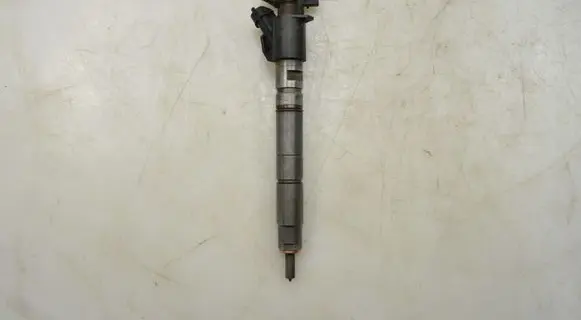 Volvo XC60 Fuel injector 31272767