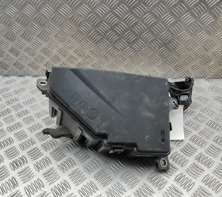 Volvo XC60 Fuse module 31398001 31398000
