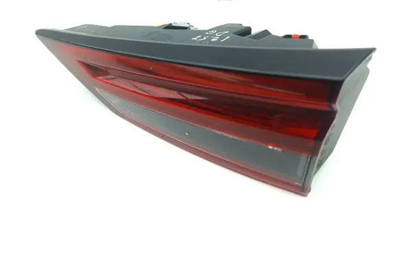 Nissan Qashqai J12 Tailgate rear/tail lights