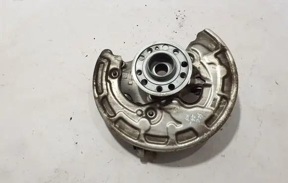 Rear wheel hub