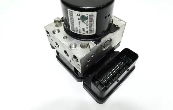 Mazda 3 II ABS Pump 8V612C405AF AV612C405AB K1900