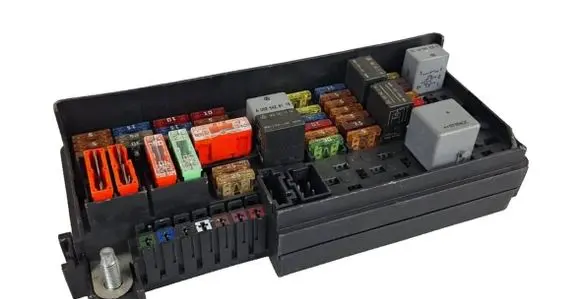 Mercedes-Benz ML W164 Fuse module A1643402372