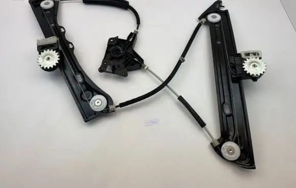 BMW 2 F44 Front door electric window regulator 5A01D24 E01728111