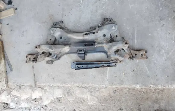 Toyota Avensis T270 Front subframe