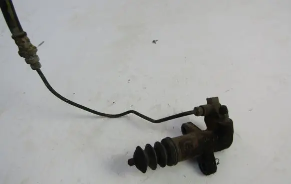 Volvo S40, V40 Clutch slave cylinder 