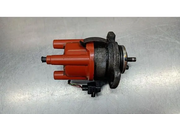Volkswagen Golf III Ignition distributor 030905205AB