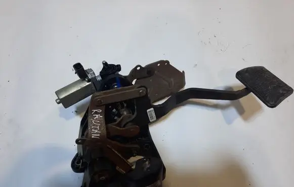 Volkswagen Routan Brake pedal 04721199AD