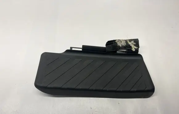 Volkswagen Jetta VII Foot rest pad/dead pedal 5Q1864777