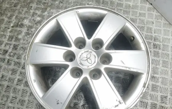 Mitsubishi Pajero R17 alloy rim 