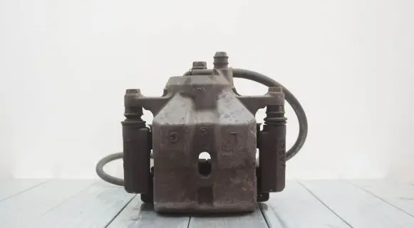 Toyota Prius (XW30) Front brake caliper 14670412