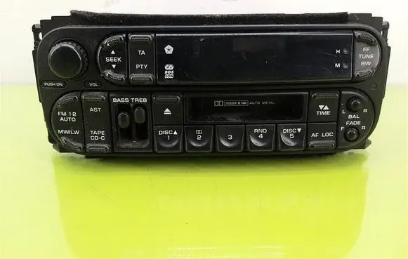 Chrysler 300M Radio/CD/DVD/GPS head unit P04858513AF