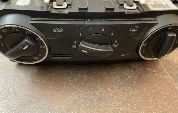 Mercedes-Benz A W169 Climate control unit A1698300585