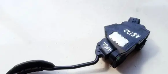 Toyota Avensis T270 Accelerator throttle pedal 7811005021 04014295074