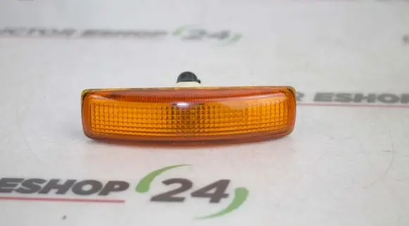 Land Rover Freelander 2 - LR2 Front fender indicator light CH9H2213N330A 13N330A 13N330