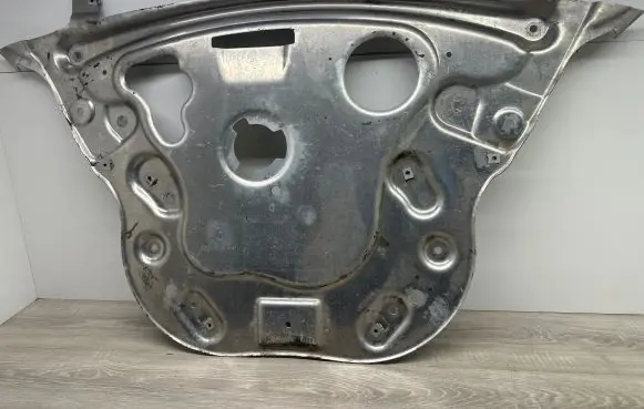 Engine splash shield/under tray