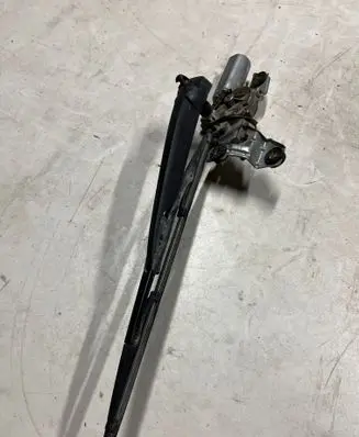 Volvo V70 Rear window wiper motor 0390201558 9154525