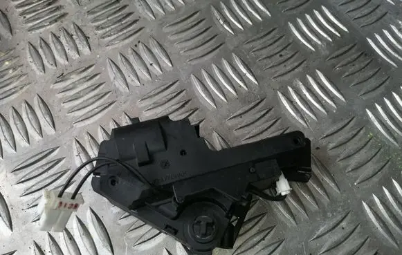Volkswagen PASSAT B6 Headlight level adjustment motor 8903320609 89033206 EED254