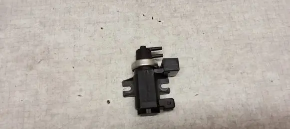 BMW X3 E83 Turbo solenoid valve 72279600 2247906 05T150