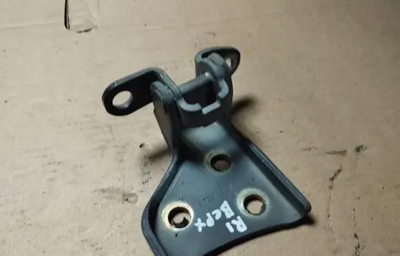 Honda Element Front door upper hinge