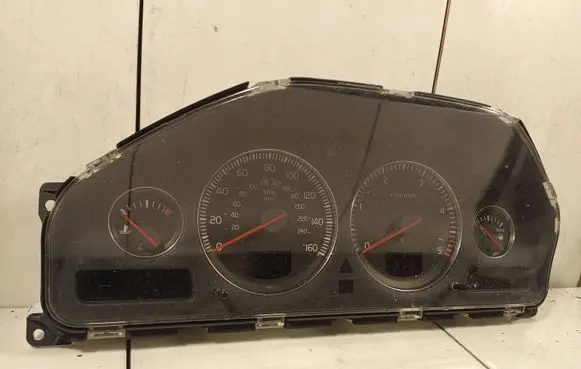 Volvo V70 Speedometer (instrument cluster) 30682287 8602886 69594240T