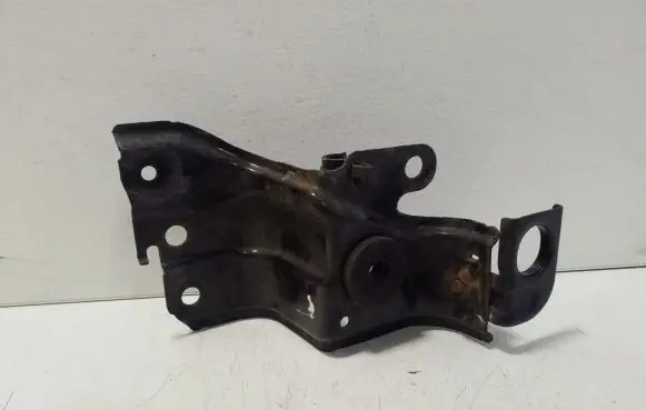 Radiator mount bracket