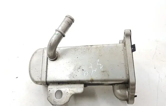 Citroen DS5 EGR valve cooler VSPC002623A V29004027