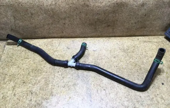 Renault Kangoo II Engine coolant pipe/hose 4714208R